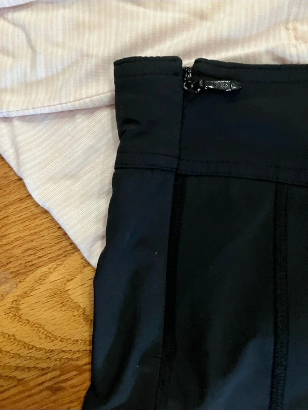 Athleta Women’s A-line Navy Skirt Sz 6 and Long Sleeve Pink Tee Sz S EUC